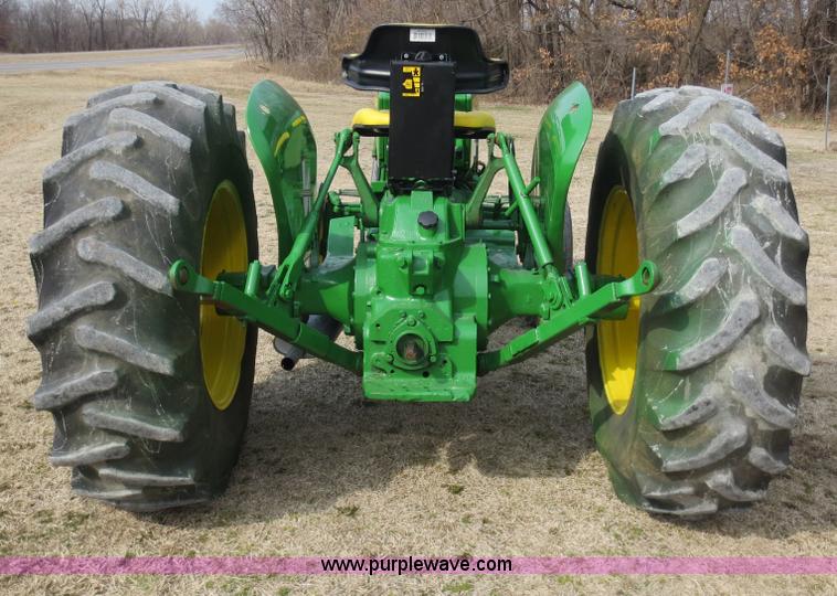 image for item F6607 John Deere 2030 tractor