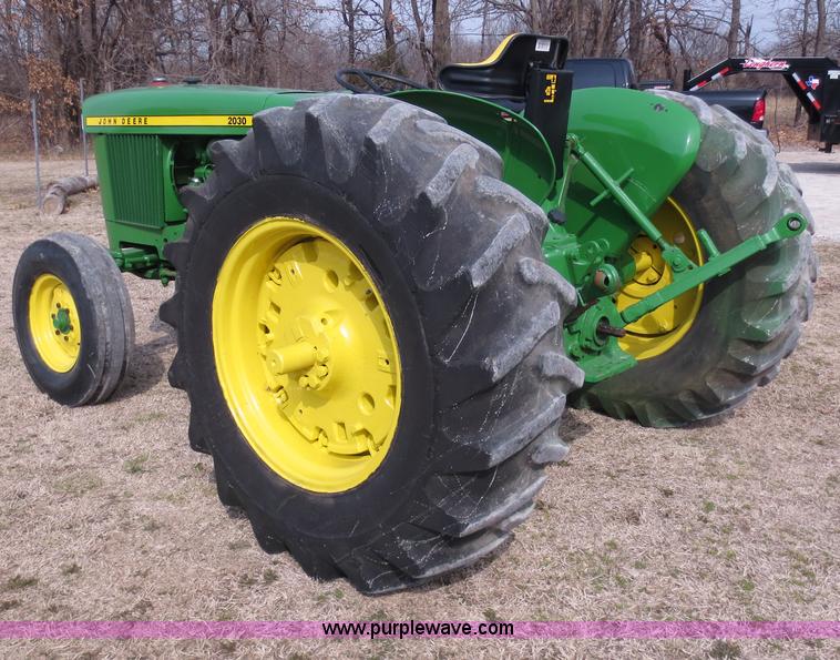 image for item F6607 John Deere 2030 tractor