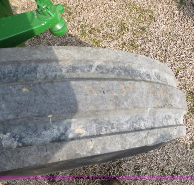 image for item F6607 John Deere 2030 tractor