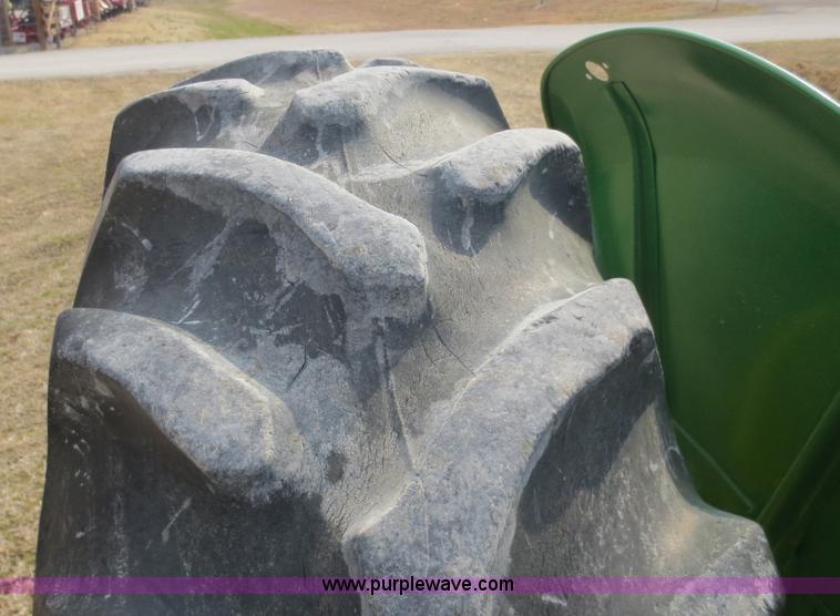 image for item F6607 John Deere 2030 tractor