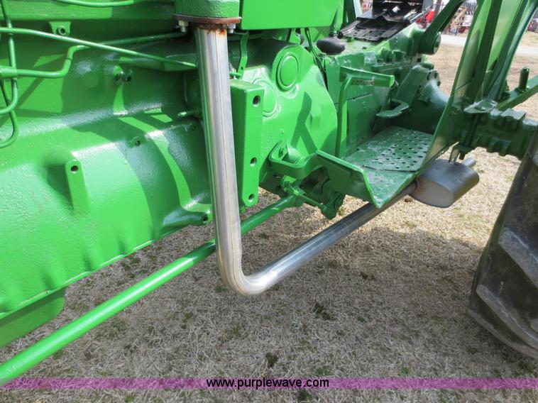 image for item F6607 John Deere 2030 tractor