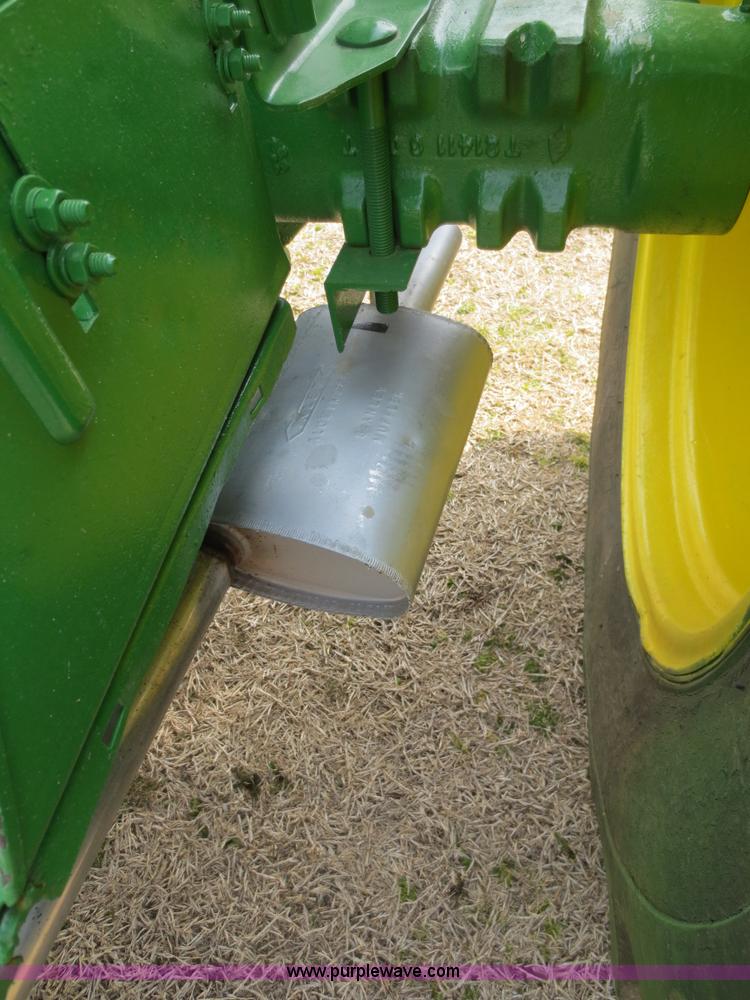 image for item F6607 John Deere 2030 tractor