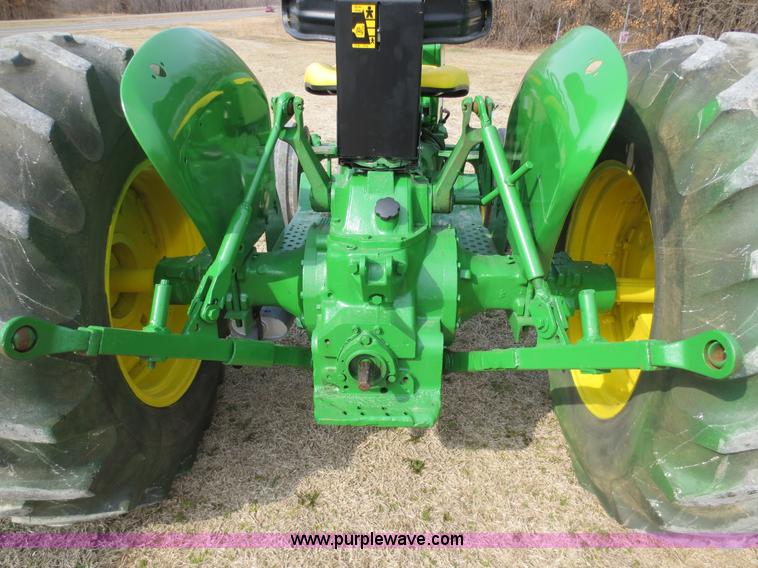 image for item F6607 John Deere 2030 tractor