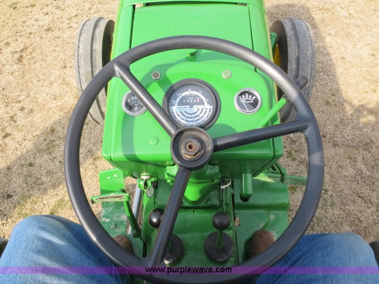 image for item F6607 John Deere 2030 tractor