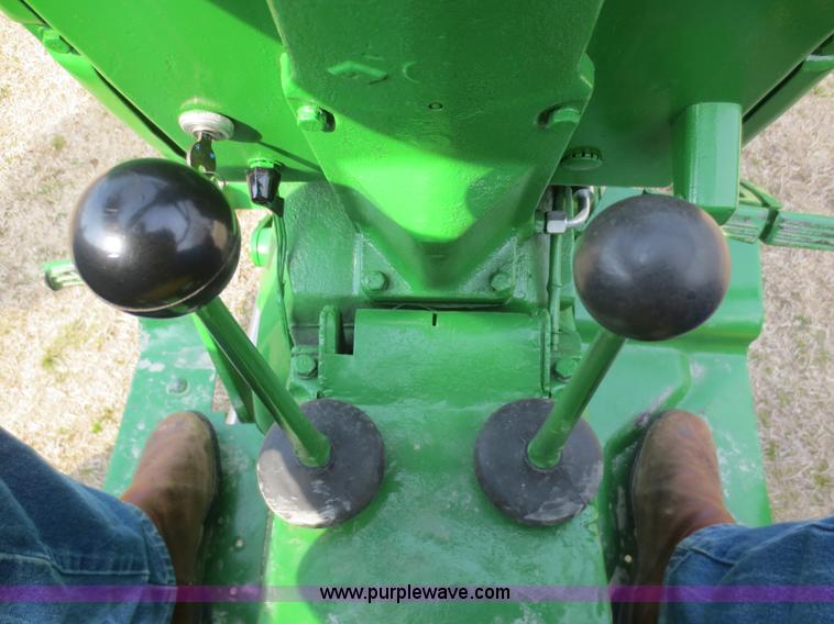 image for item F6607 John Deere 2030 tractor