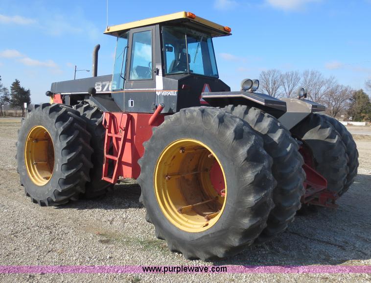 image for item F6609 Versatile 876 4WD tractor