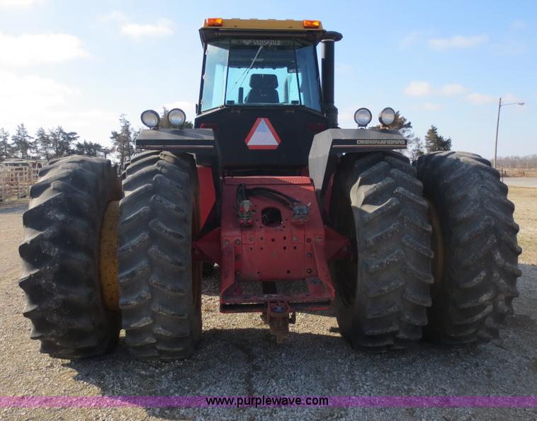 image for item F6609 Versatile 876 4WD tractor