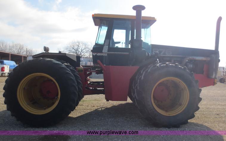image for item F6609 Versatile 876 4WD tractor