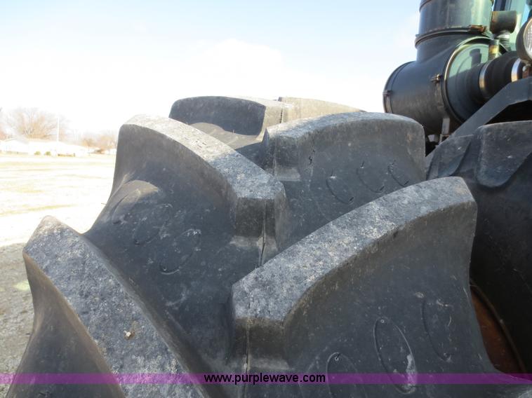 image for item F6609 Versatile 876 4WD tractor