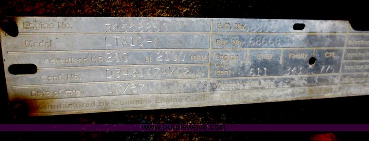 image for item F6609 Versatile 876 4WD tractor