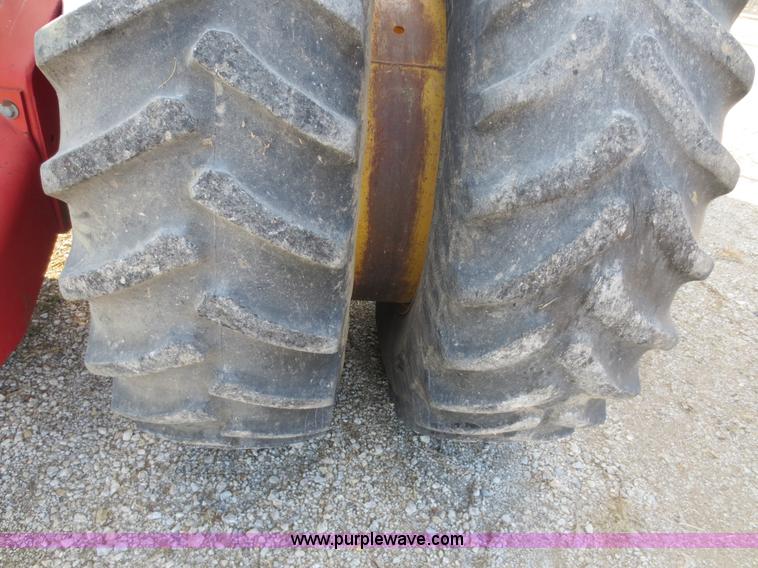 image for item F6609 Versatile 876 4WD tractor