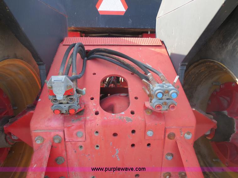 image for item F6609 Versatile 876 4WD tractor