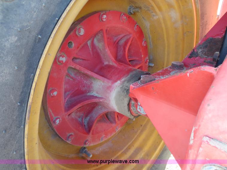 image for item F6609 Versatile 876 4WD tractor