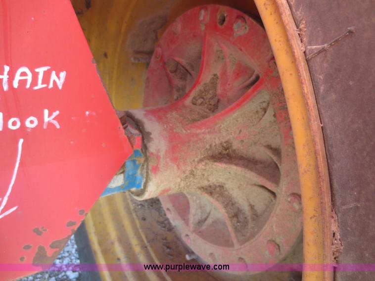 image for item F6609 Versatile 876 4WD tractor