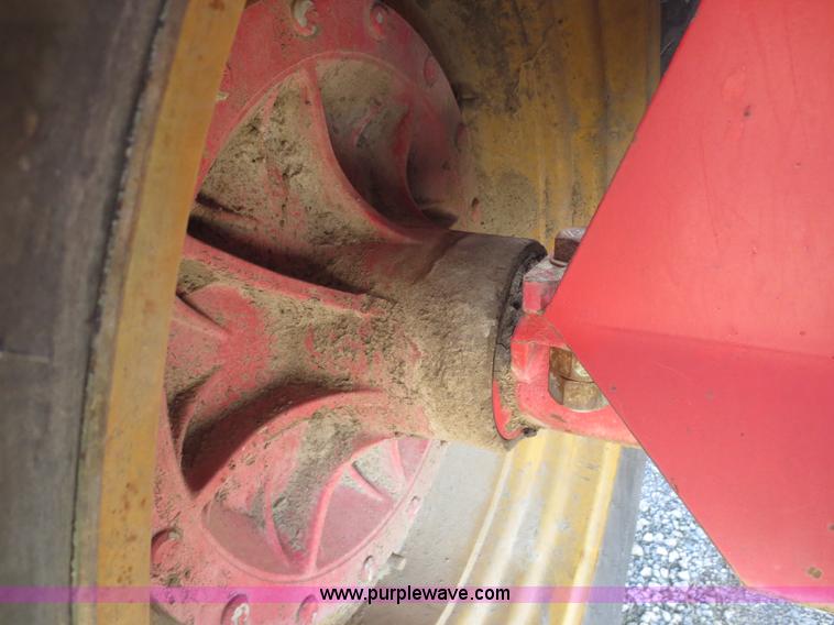 image for item F6609 Versatile 876 4WD tractor