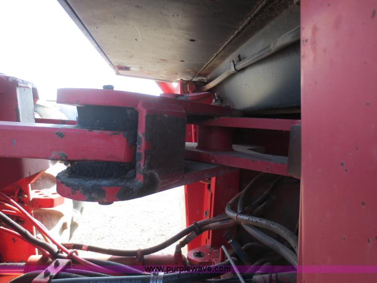 image for item F6609 Versatile 876 4WD tractor