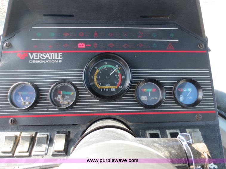 image for item F6609 Versatile 876 4WD tractor