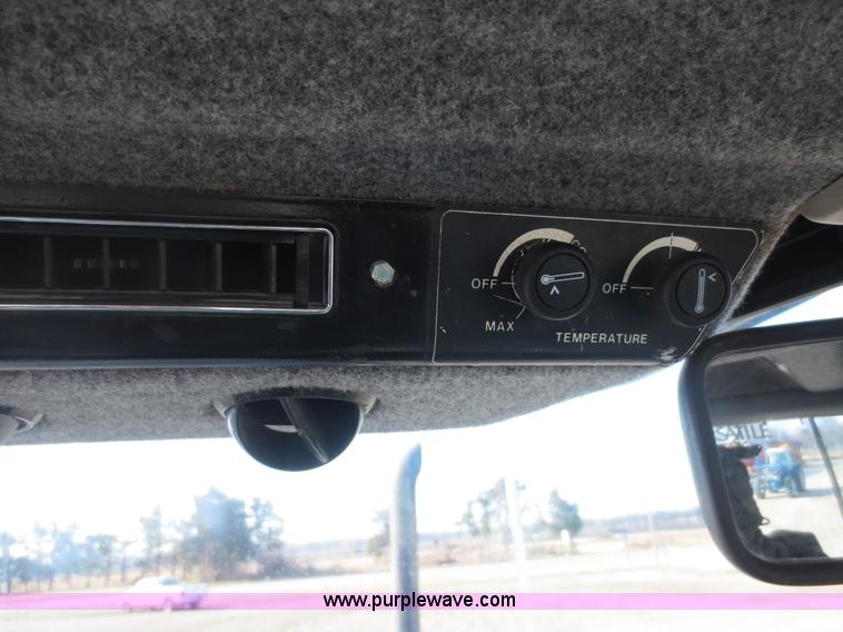 image for item F6609 Versatile 876 4WD tractor