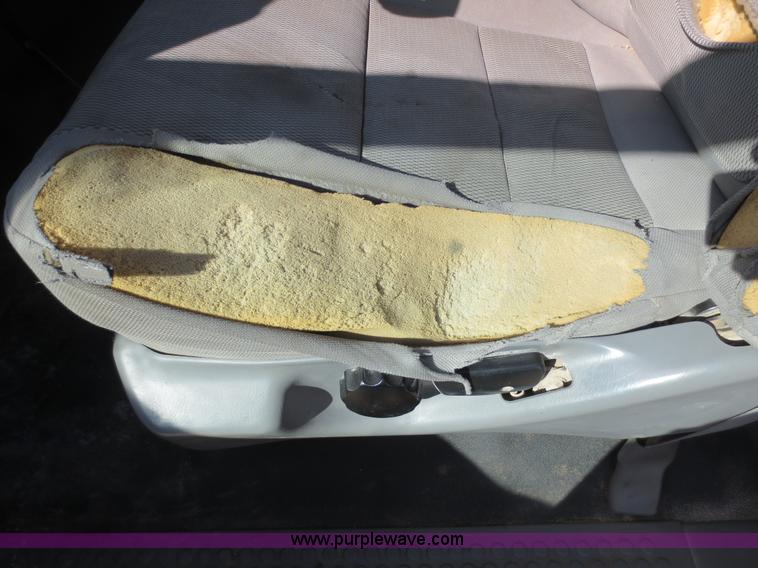 image for item F6611 2005 Ford F350 Super Duty Crew Cab flatbed truck