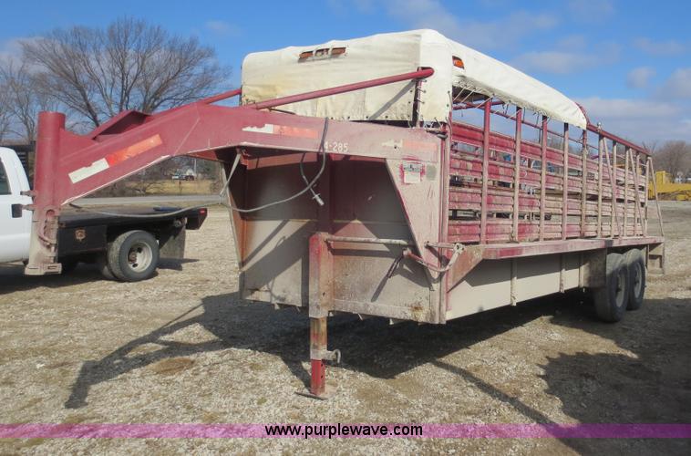 image for item F6612 1999 Coose gooseneck trailer