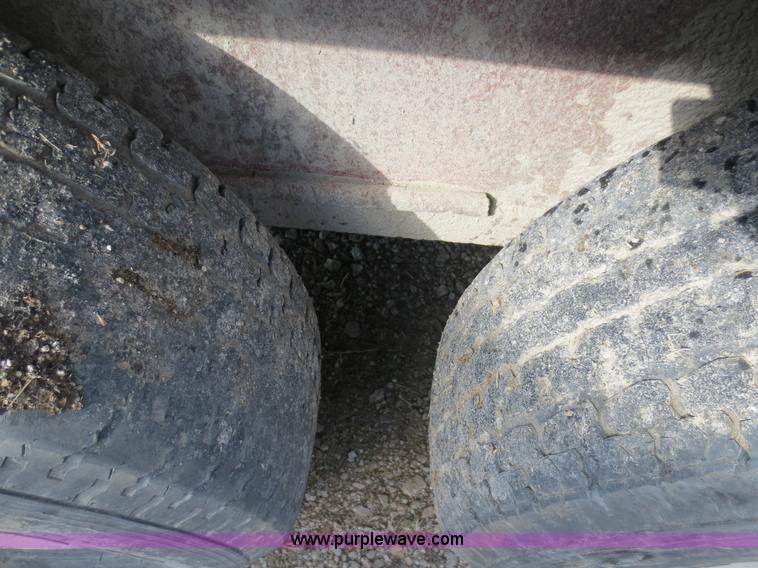 image for item F6612 1999 Coose gooseneck trailer