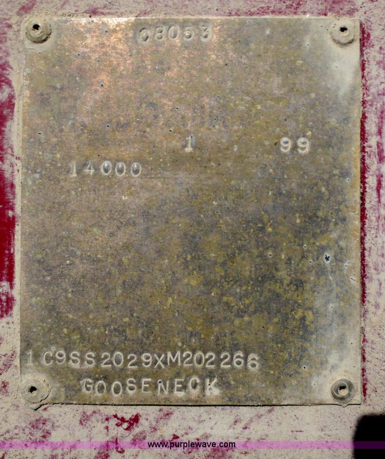 image for item F6612 1999 Coose gooseneck trailer