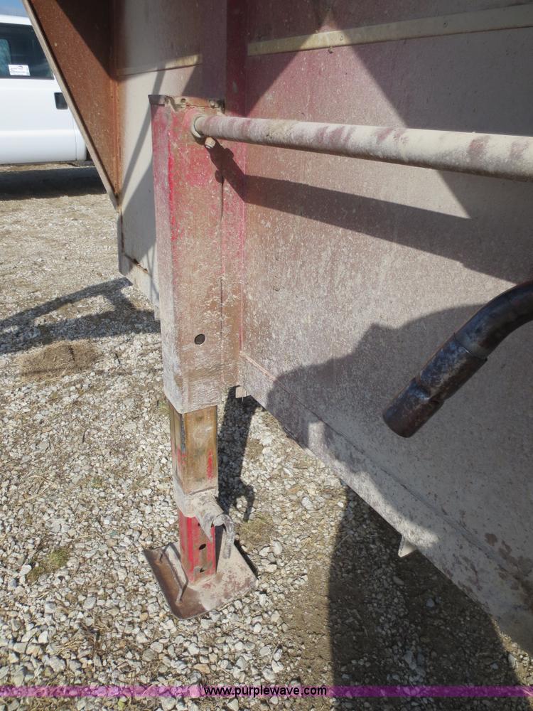 image for item F6612 1999 Coose gooseneck trailer