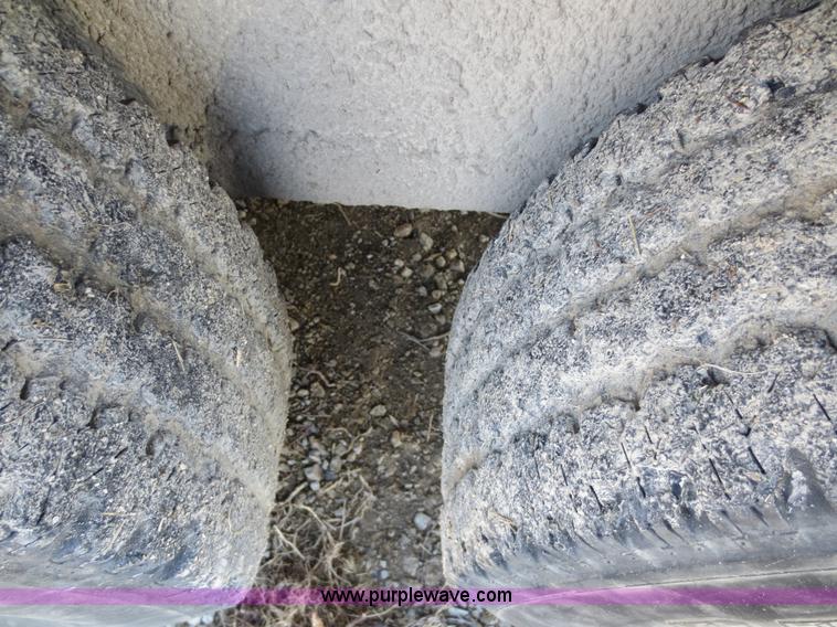 image for item F6612 1999 Coose gooseneck trailer