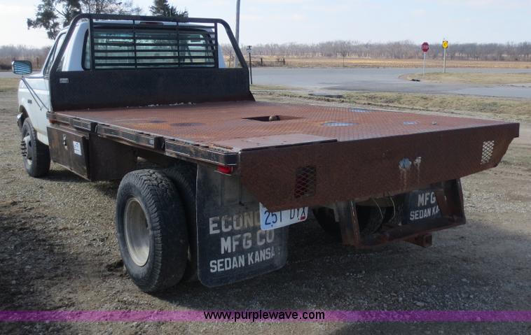 image for item F6613 1995 Ford F450 Super Duty flatbed truck