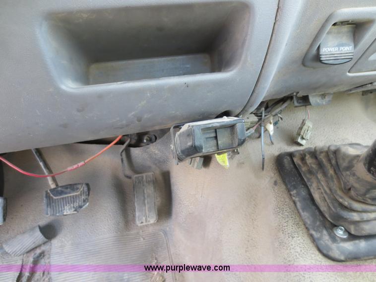 image for item F6613 1995 Ford F450 Super Duty flatbed truck