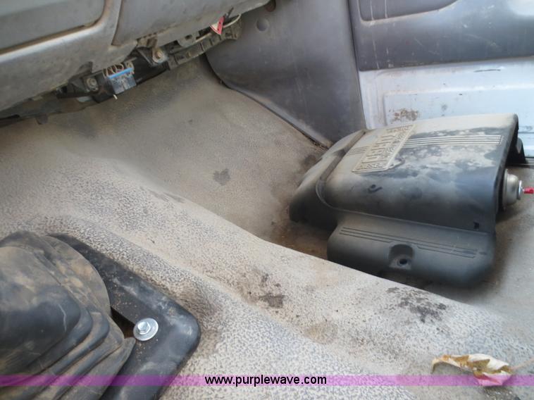 image for item F6613 1995 Ford F450 Super Duty flatbed truck