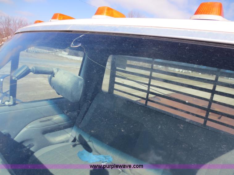 image for item F6613 1995 Ford F450 Super Duty flatbed truck