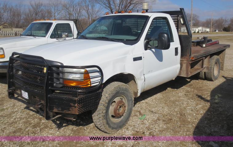 image for item F6614 2001 Ford F350 flatbed truck