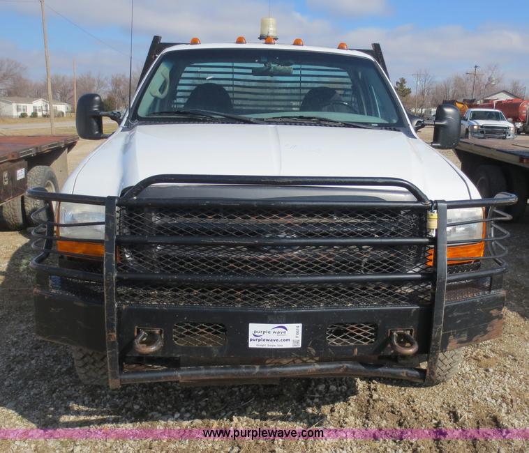 image for item F6614 2001 Ford F350 flatbed truck