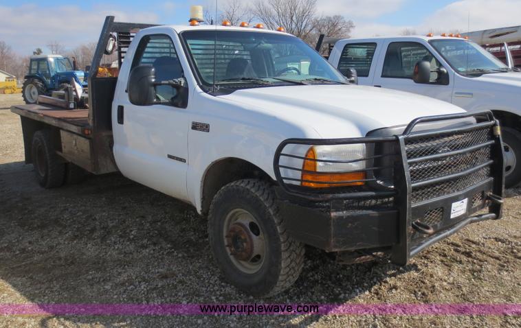 image for item F6614 2001 Ford F350 flatbed truck