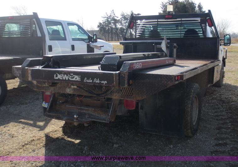 image for item F6614 2001 Ford F350 flatbed truck