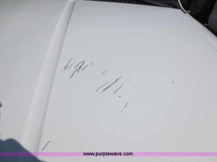 image for item F6614 2001 Ford F350 flatbed truck