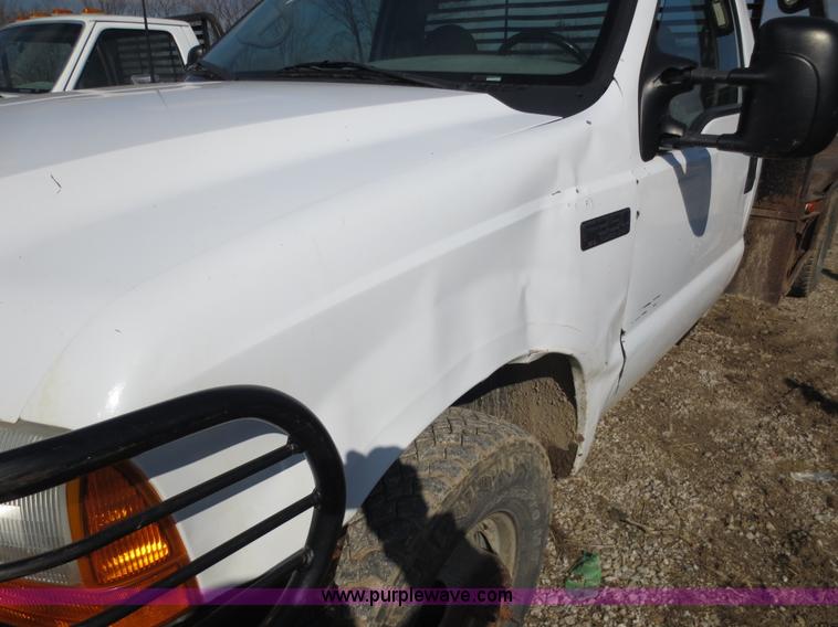 image for item F6614 2001 Ford F350 flatbed truck