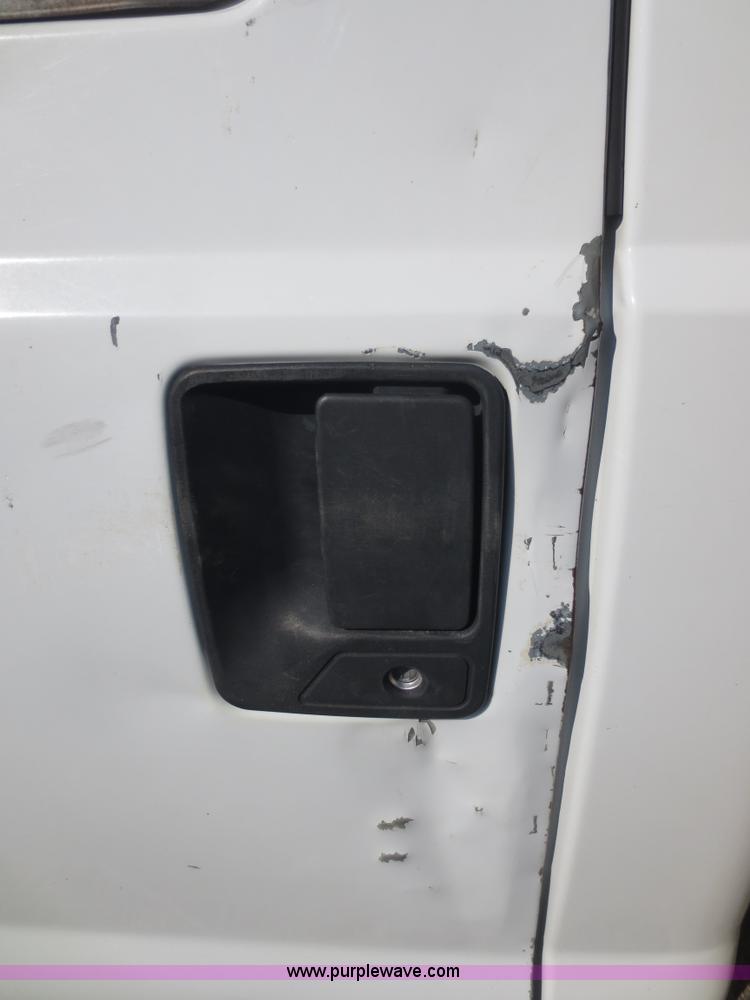 image for item F6614 2001 Ford F350 flatbed truck