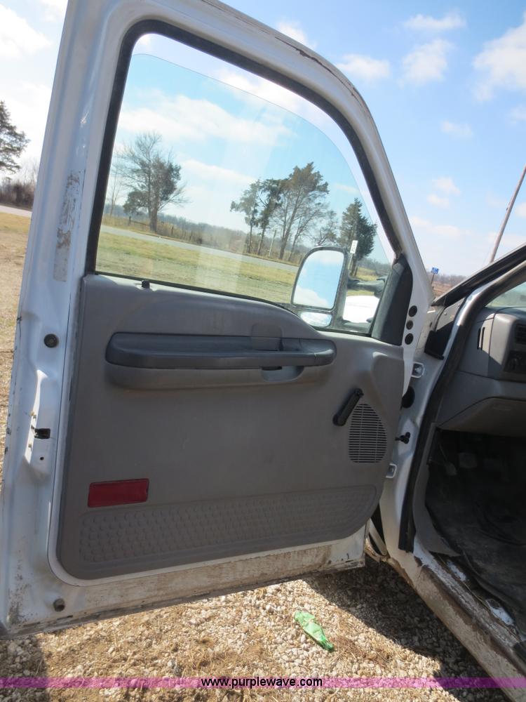 image for item F6614 2001 Ford F350 flatbed truck