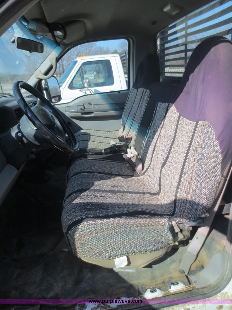 image for item F6614 2001 Ford F350 flatbed truck