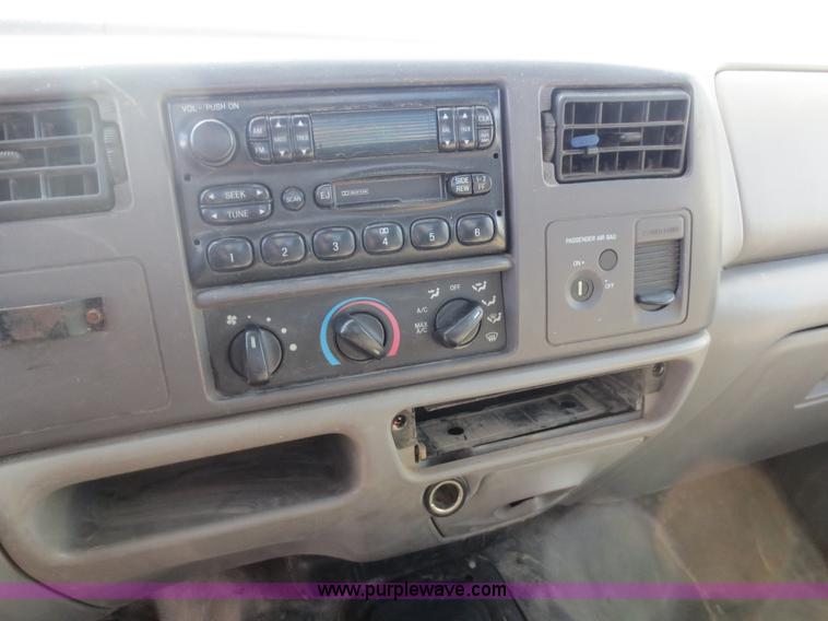 image for item F6614 2001 Ford F350 flatbed truck