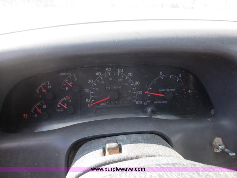 image for item F6614 2001 Ford F350 flatbed truck