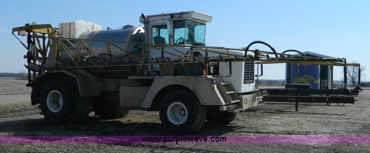 image for item G7552 1994 Tyler 4275 self-propelled sprayer