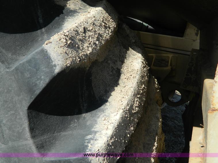 image for item G7552 1994 Tyler 4275 self-propelled sprayer