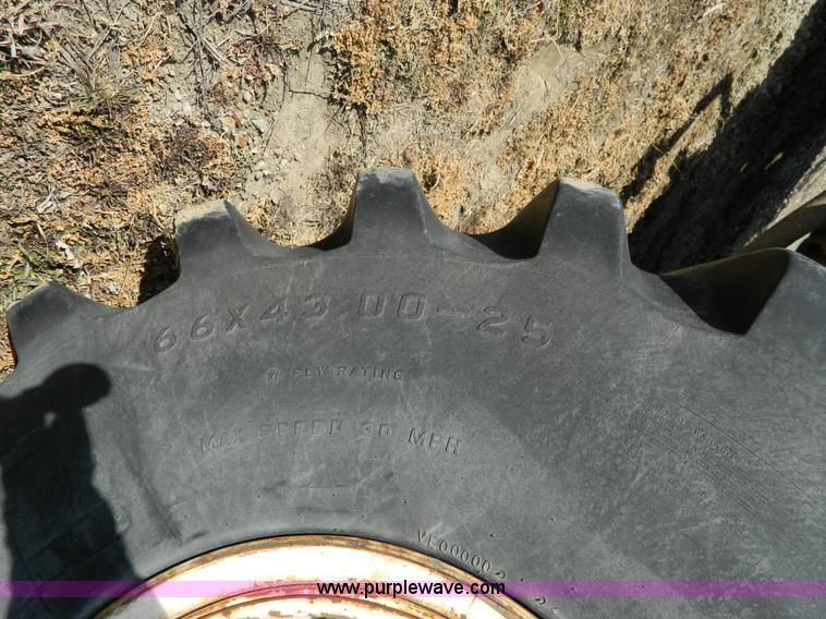 image for item G7552 1994 Tyler 4275 self-propelled sprayer