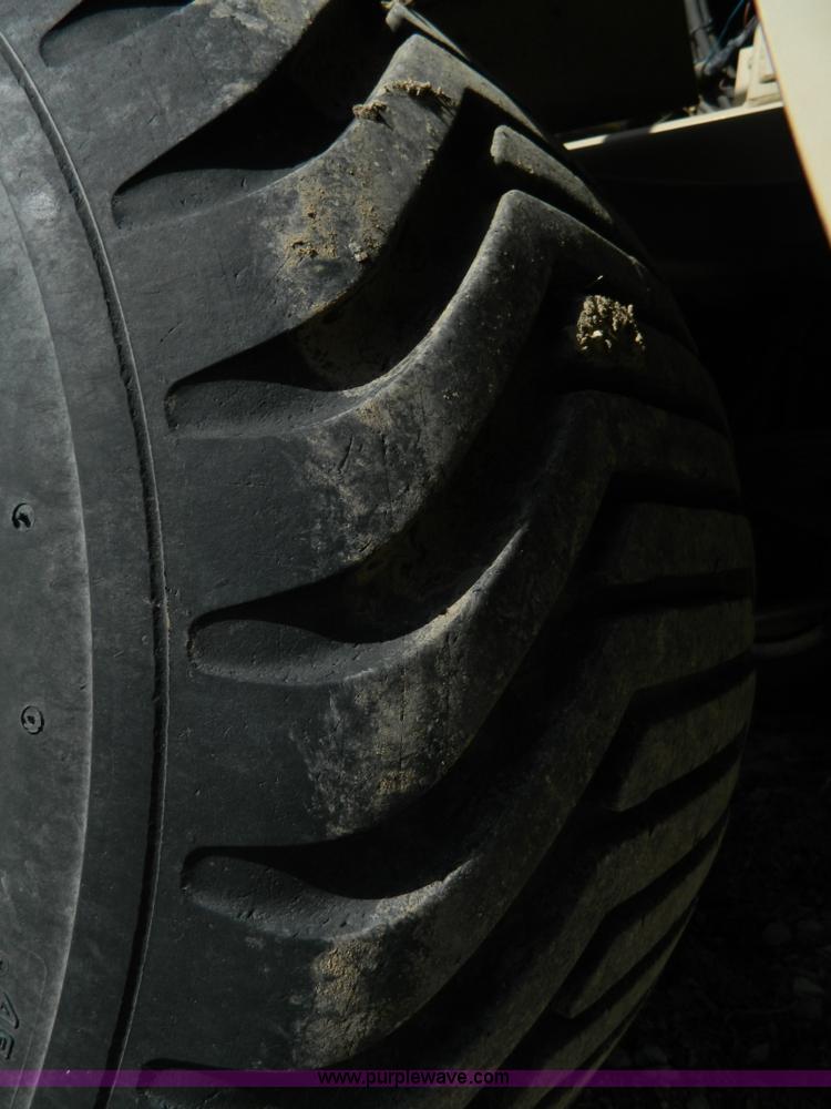 image for item G7552 1994 Tyler 4275 self-propelled sprayer