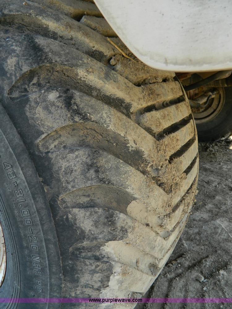 image for item G7552 1994 Tyler 4275 self-propelled sprayer