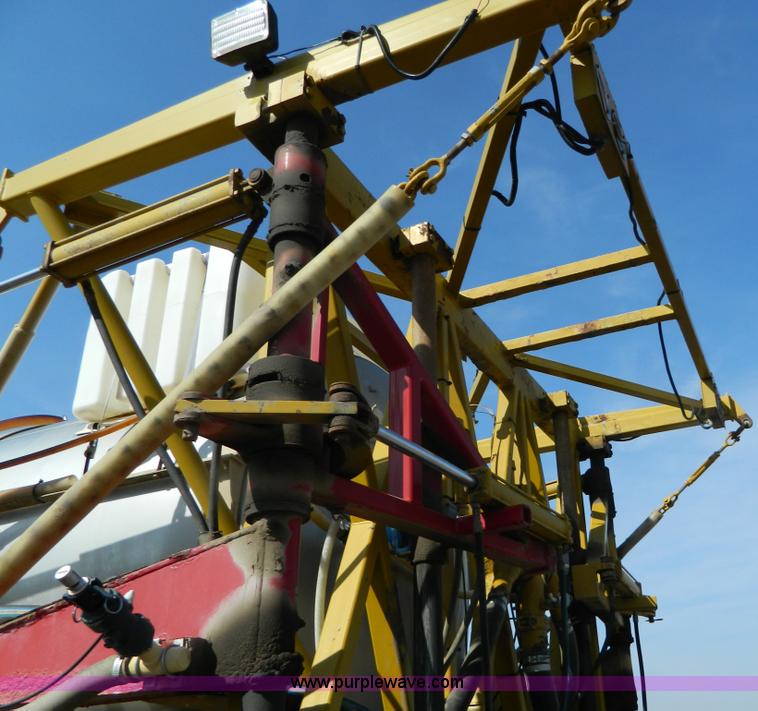 image for item G7552 1994 Tyler 4275 self-propelled sprayer