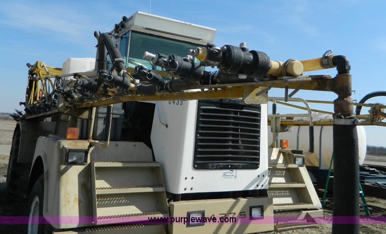 image for item G7552 1994 Tyler 4275 self-propelled sprayer